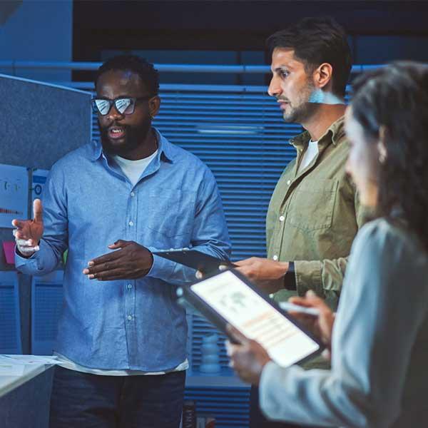 Team of people working together on an RPO contract